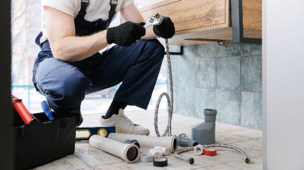7 Benefits of Hiring Professional Plumbers in Tucson for Your Residential Plumbing Needs