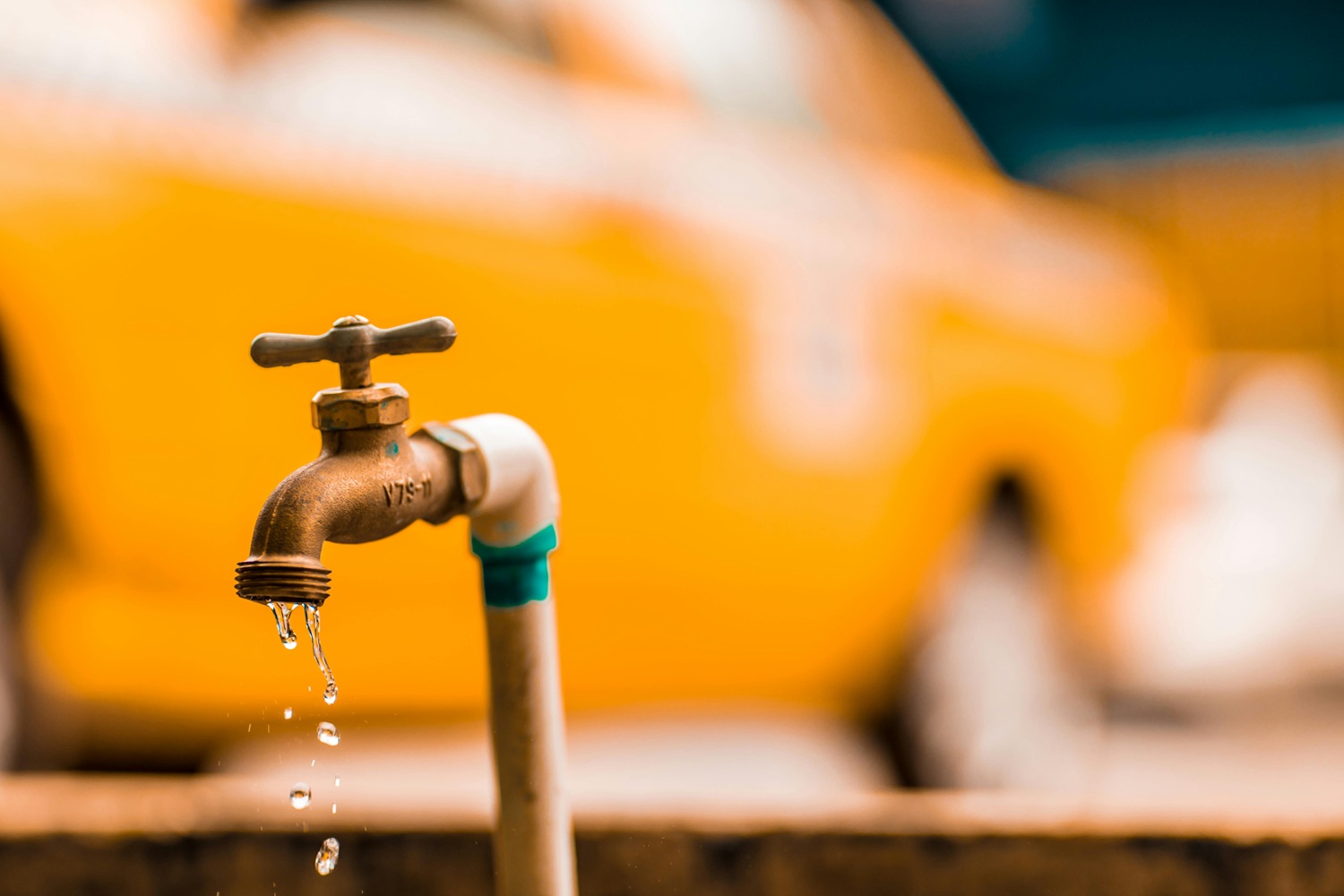 leaky-pipe-repair-issues